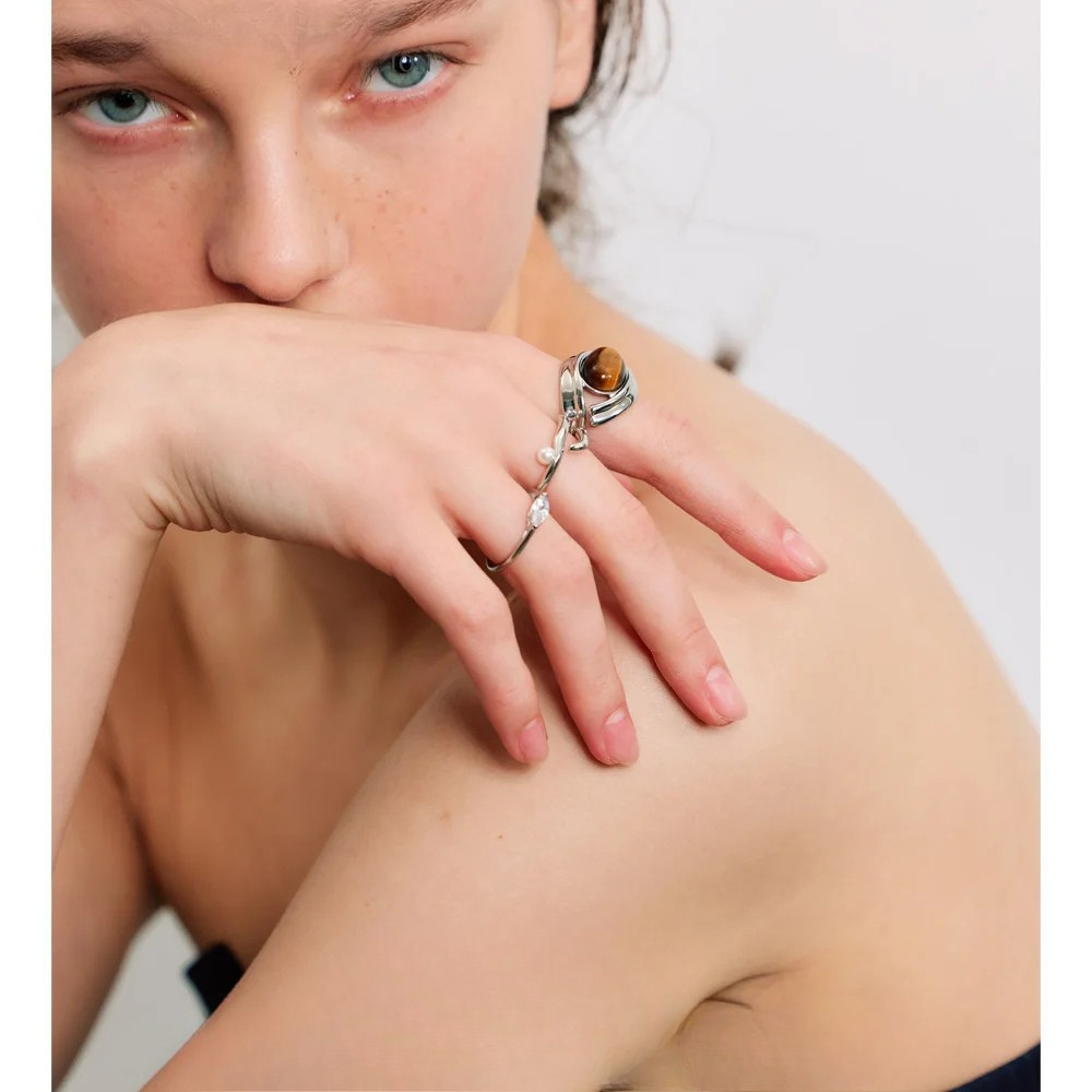 mona Ring