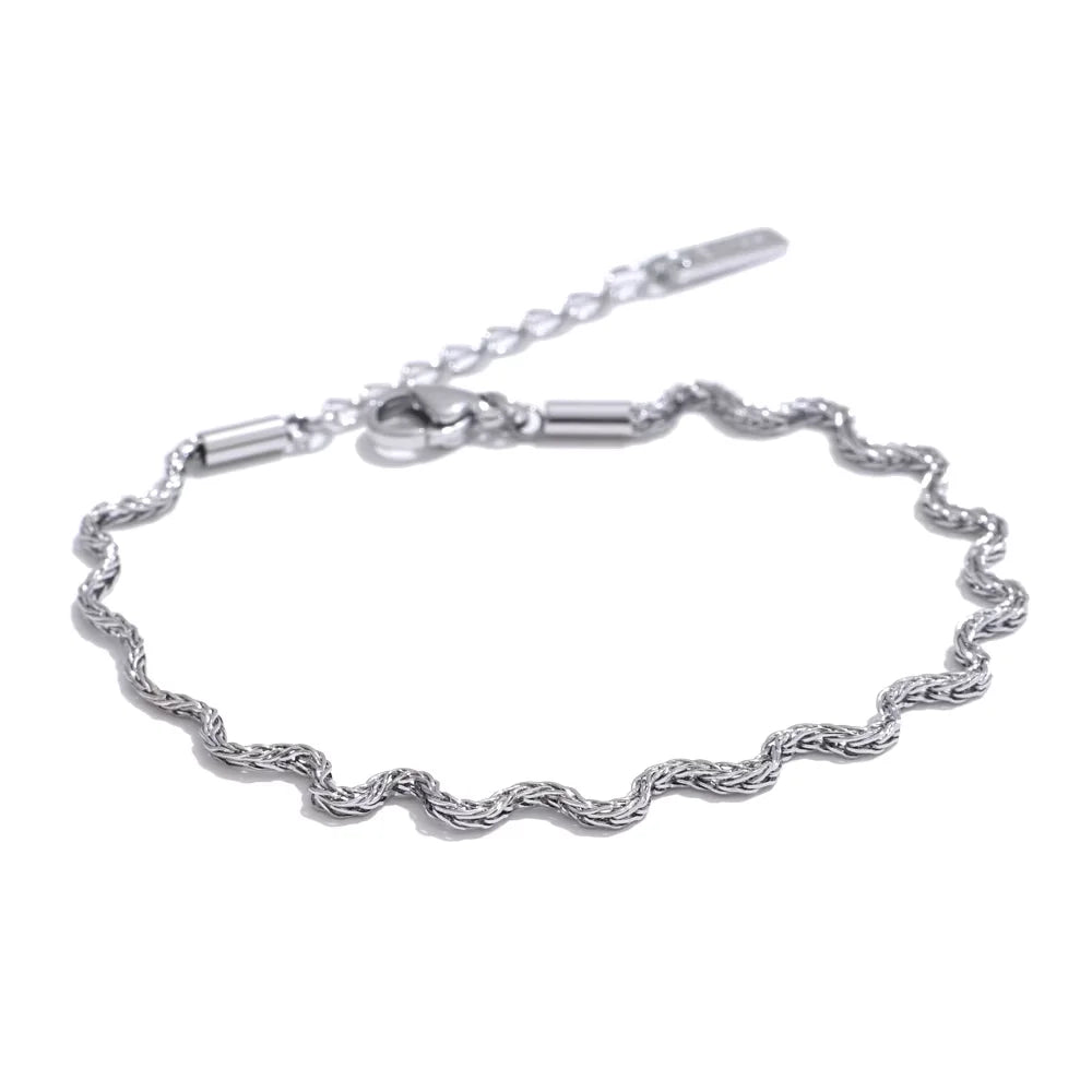 Elara Necklace