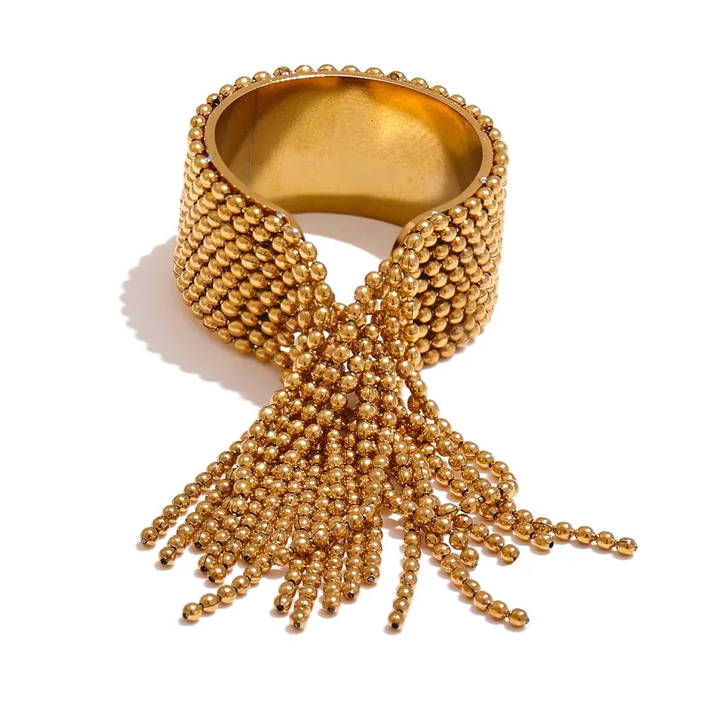 Amelia Ring